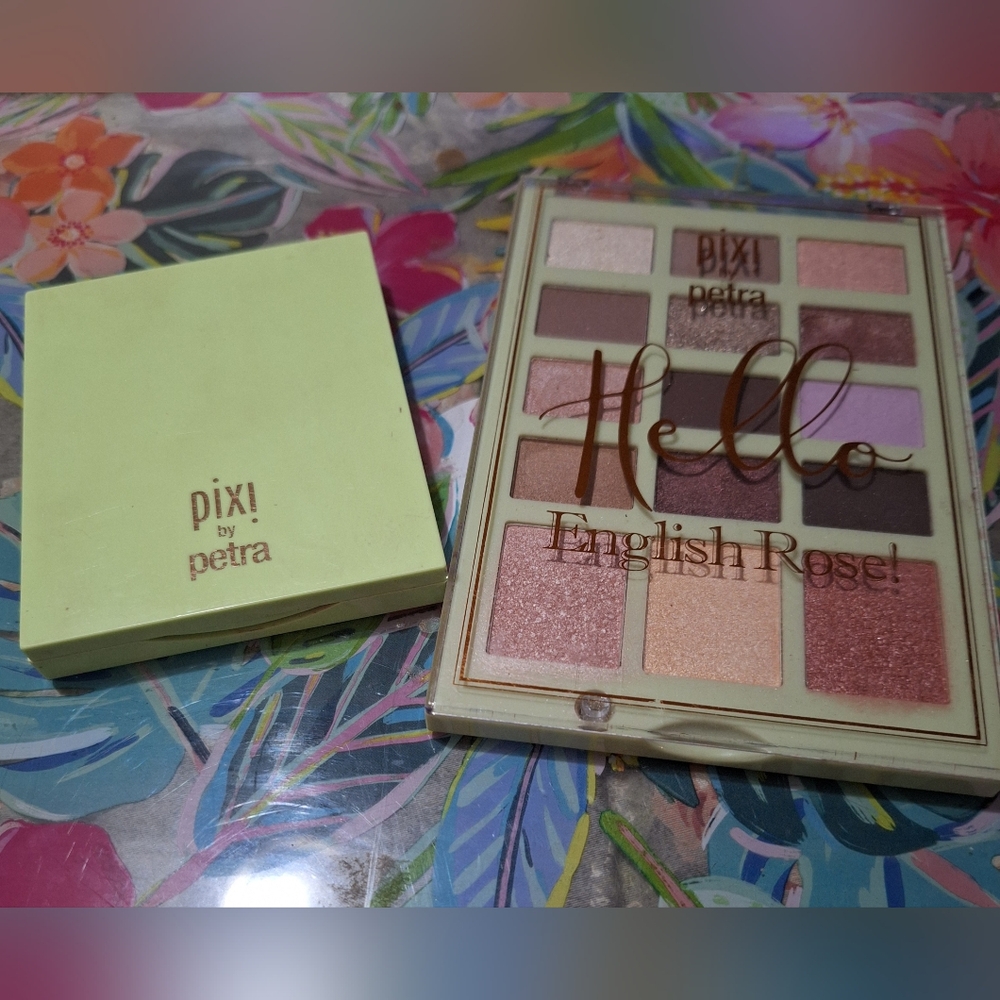 2x Pixi Palettes Eyeshadow, Blush, Bronzer, makeup lot opened